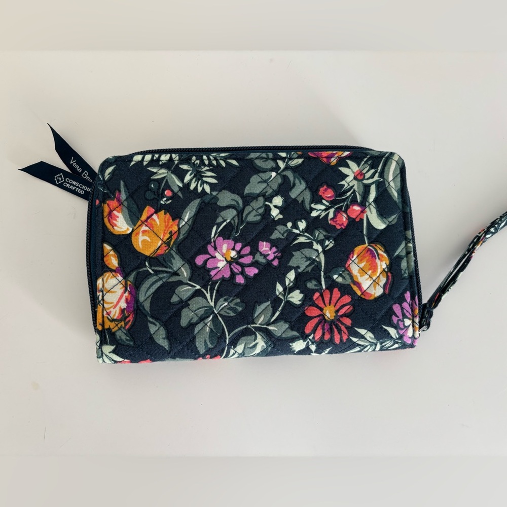 Vera Bradley Floral Zip-Around Wallet Wristlet (NWT)